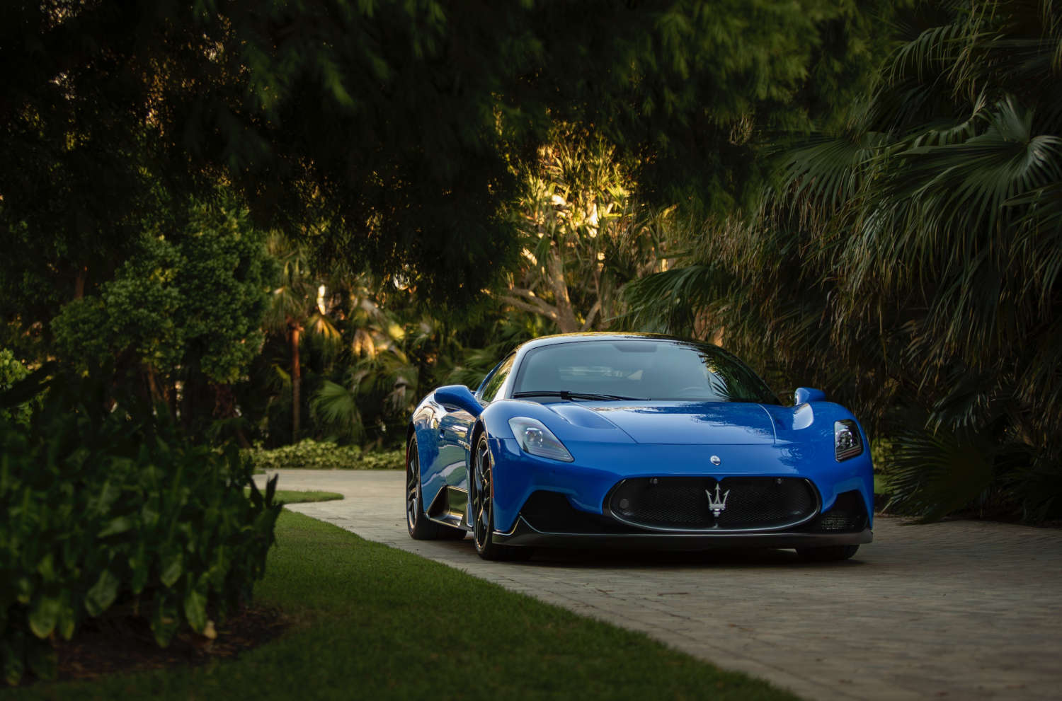 The 2022 Maserati MC20 front end