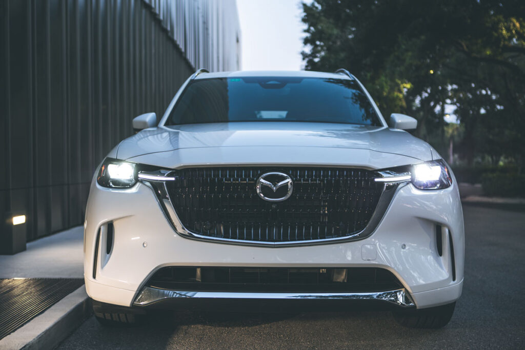 The 2024 Mazda CX-90 front end. 