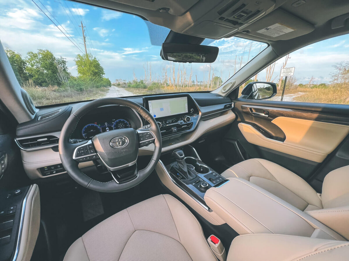 Inside the 2023 Toyota Highlander