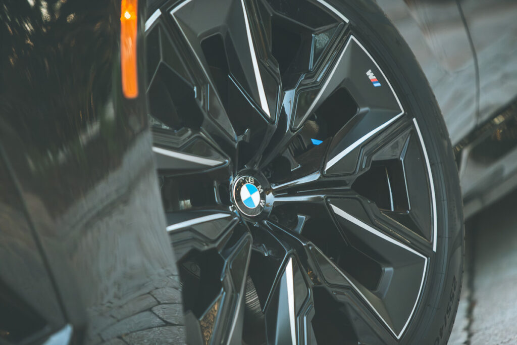 BMW i7 xDrive60 wheels