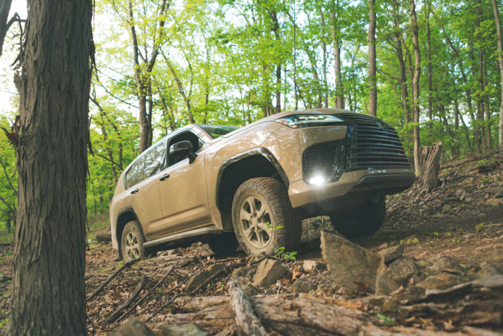 2025 Lexus LX 700h Overtrail in Earth