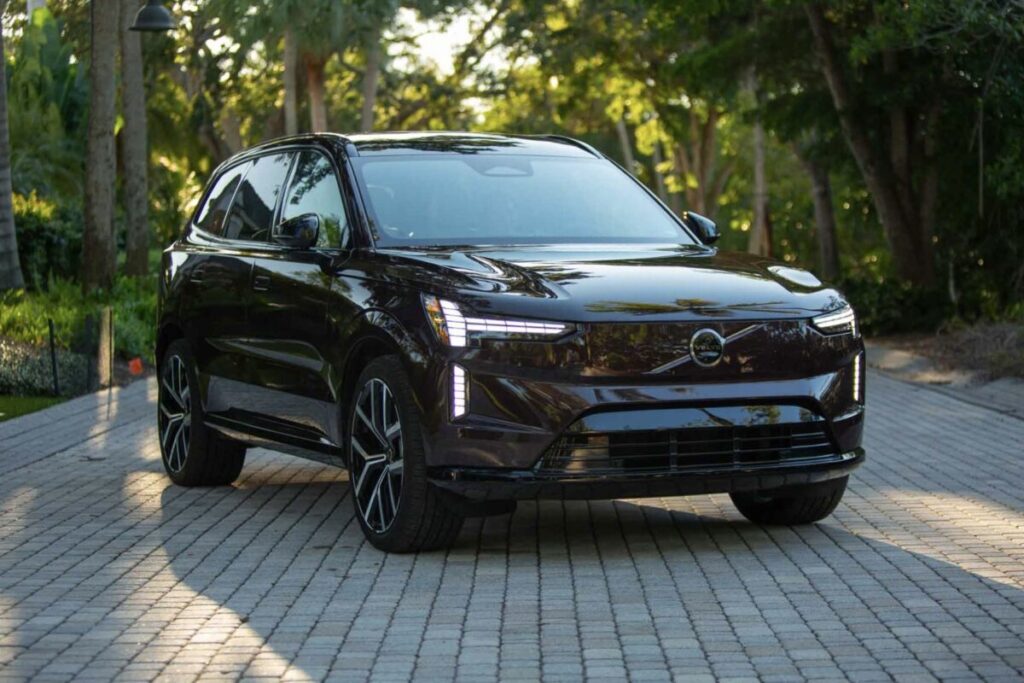 2026 Volvo EX90 Twin Motor Performance Electric Ultra