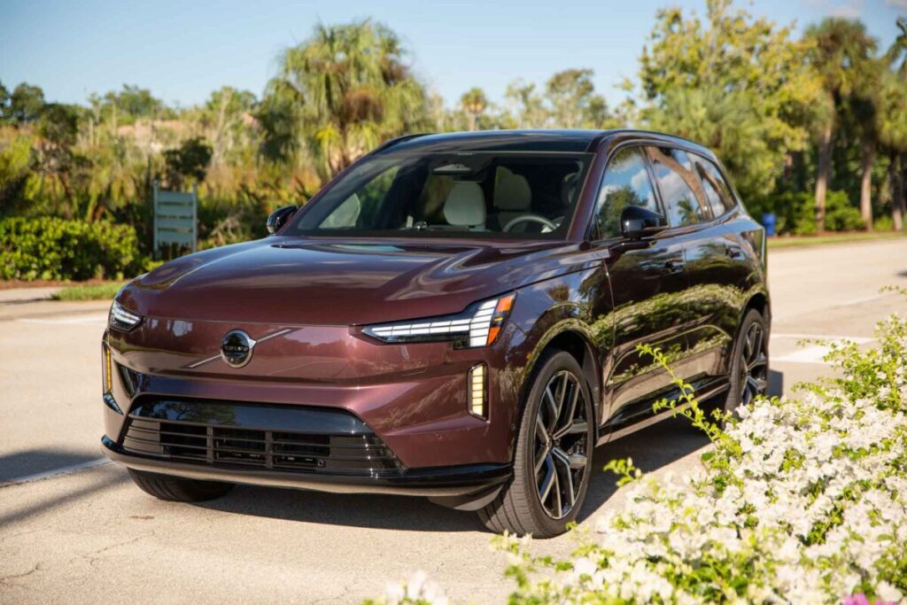 2026 Volvo EX90 Twin Motor Performance Electric Ultra
