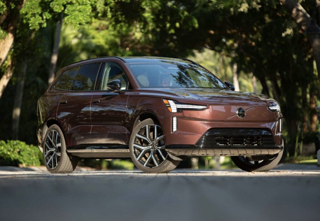 2026 Volvo EX90 Twin Motor Performance Electric Ultra